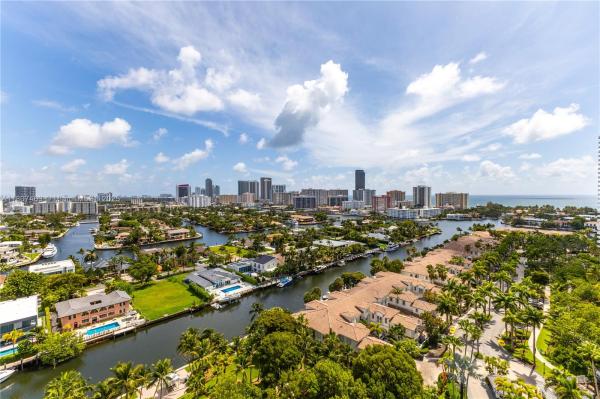 HARBORSIDE AT THE WATERWA