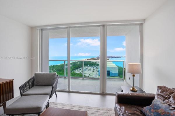 100 BAYVIEW DR #2125, SUNNY ISLES BEACH, FL 33160