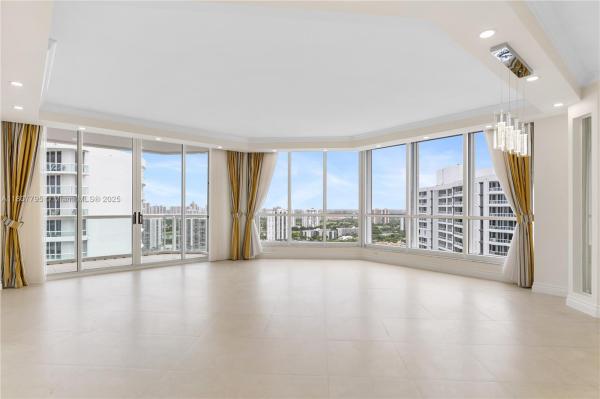 21150 POINT PL #LPH 2902, AVENTURA, FL 33180