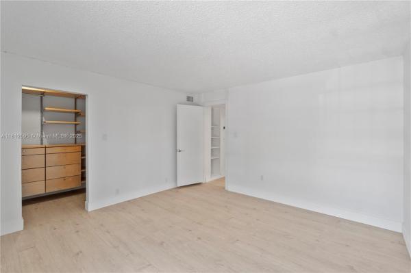 DADELAND GROVE CONDO