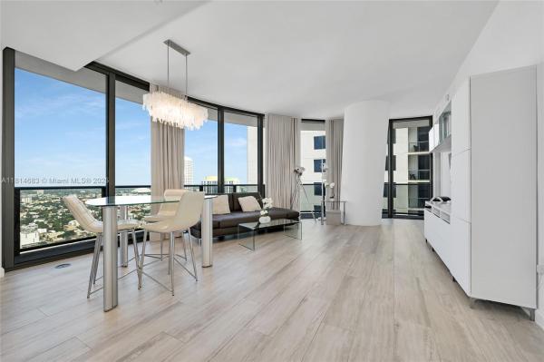 55 SW 9TH ST #4208, MIAMI, FL 33130