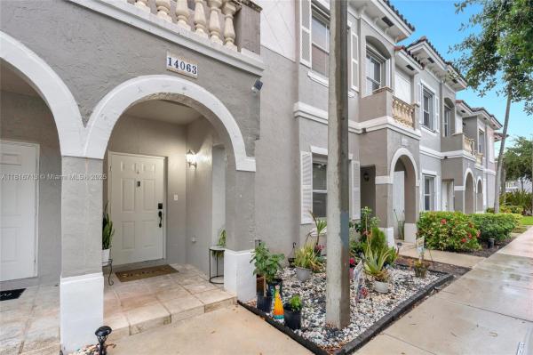 LAS TERRAZAS AT VIZCAYA