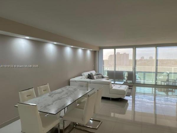 100 BAYVIEW DR #904, SUNNY ISLES BEACH, FL 33160