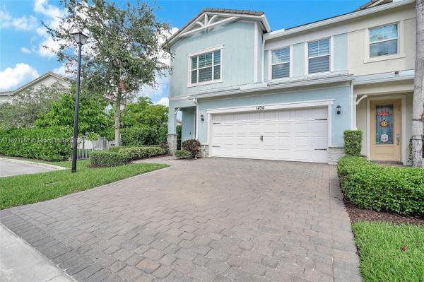 PARKVIEW AT HILLCREST