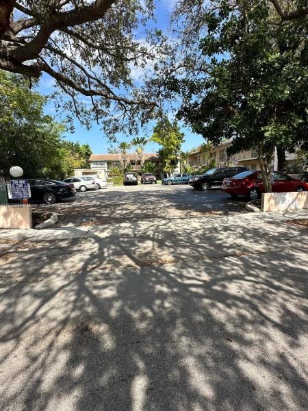 SUZANNE GARDEN APTS CONDO