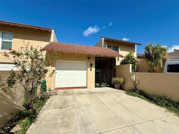 SUNSET PARK TOWN HOUSES