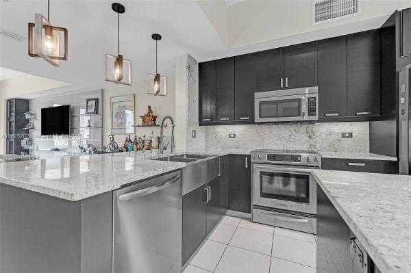 Courtyards at Hollywood