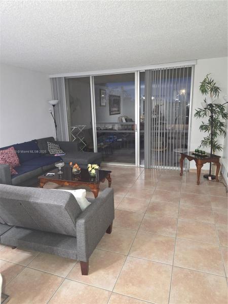 GARDENS OF KENDALL CONDO