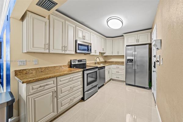 DEERFIELD PINES CONDO