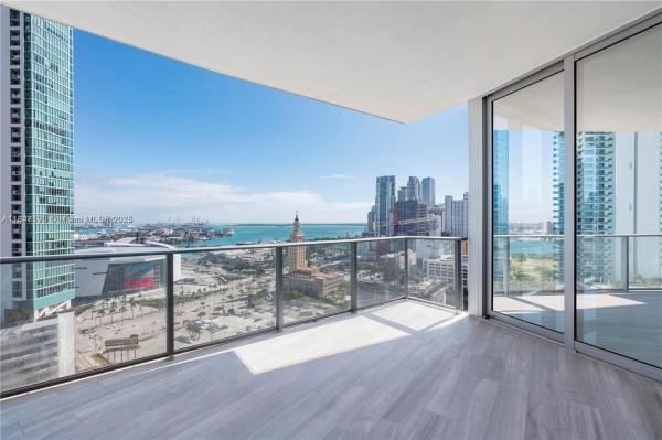 851 NE 1ST AVE #2009, MIAMI, FL 33132