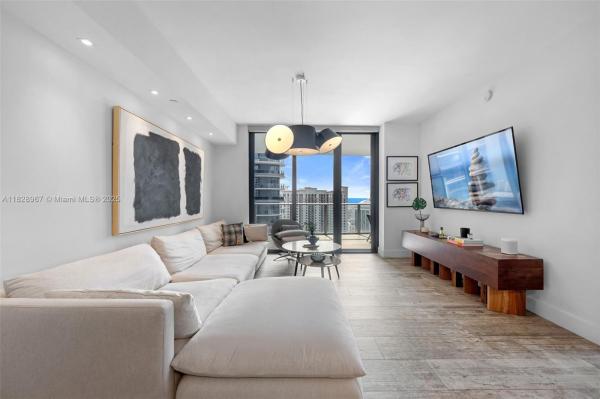 1010 BRICKELL AVE #3411, MIAMI, FL 33131