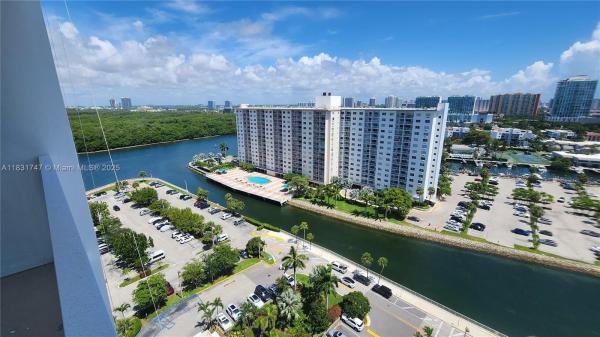 500 BAYVIEW DR #1725, SUNNY ISLES BEACH, FL 33160