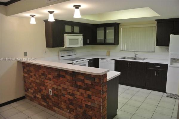 THE SEASONS VILLAS & THMS