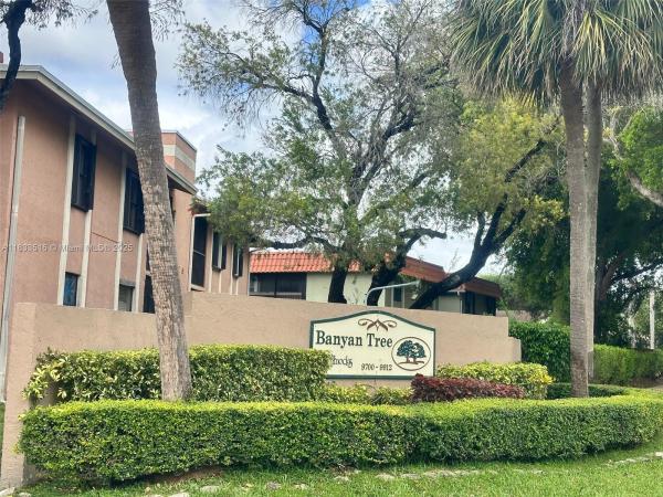 BANYAN TREE FIVE CONDO