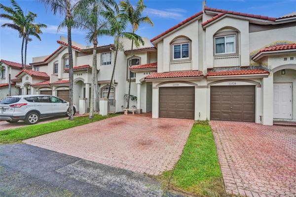 DORAL LANDINGS TOWNHOMES