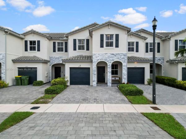 Riviera of Keys Gate