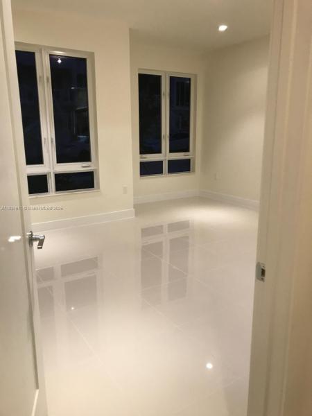 LANDMARK AT DORAL CONDO N