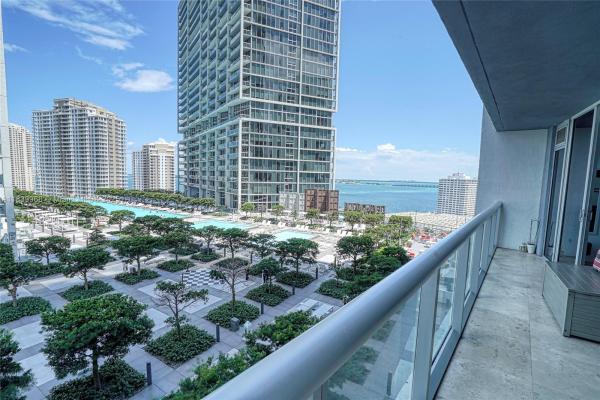 ICON BRICKELL CONDO NO 3