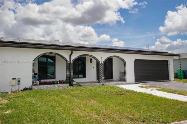 SUNRISE GOLF VILLAGE SEC