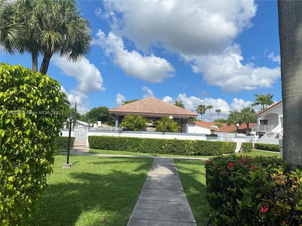 Point Lake Condominium