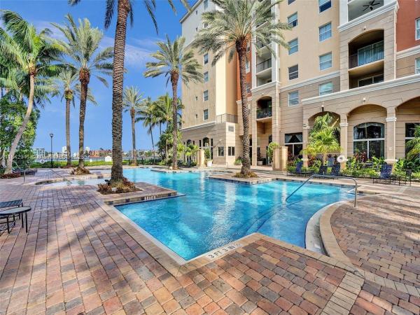 17100 N BAY RD #1510, SUNNY ISLES BEACH, FL 33160