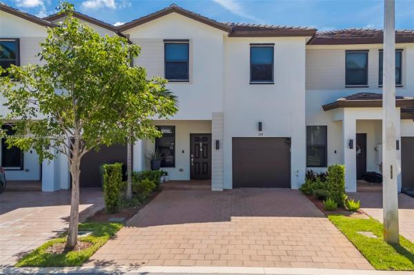 STELLAR PEMBROKE PINES