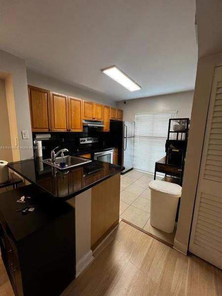 MARBELLA BY THE GROVE CON