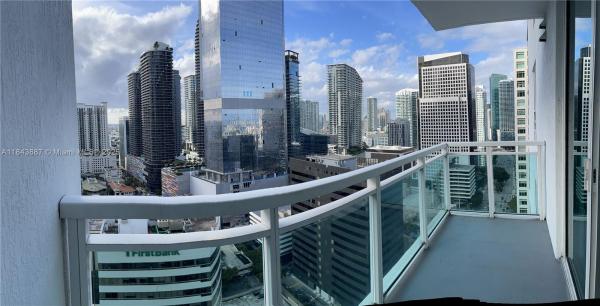 THE PLAZA 901 BRICKELL CO