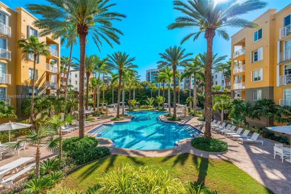 THE COURTS AT SOUTH BEACH