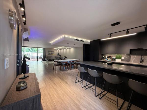 REPLAT 1ST ADDN TO TOWNHO