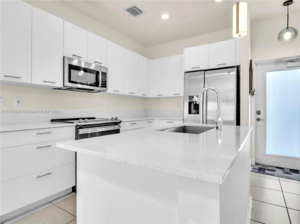 DOWNTOWN DORAL SOUTH PHAS