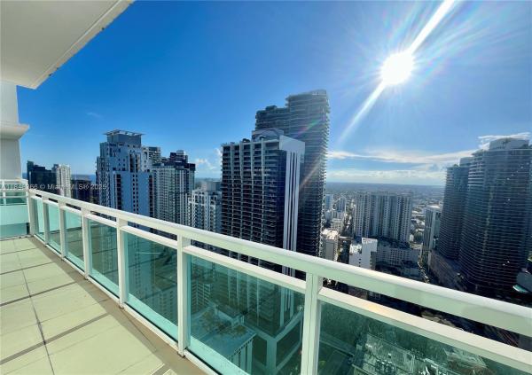 THE PLAZA 901 BRICKELL CO