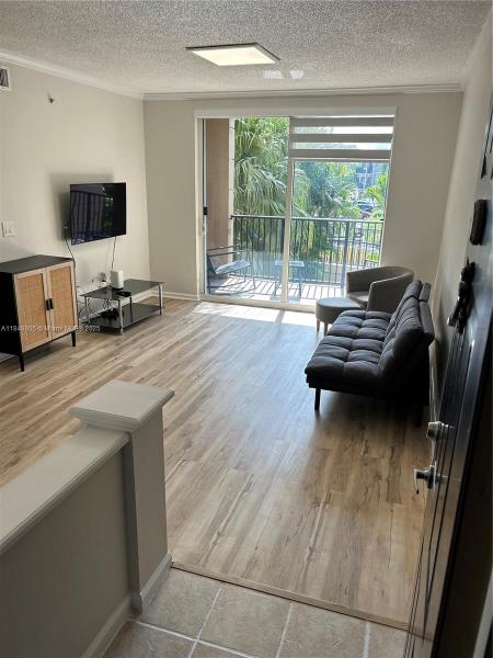 17150 N BAY RD #2215, SUNNY ISLES BEACH, FL 33160