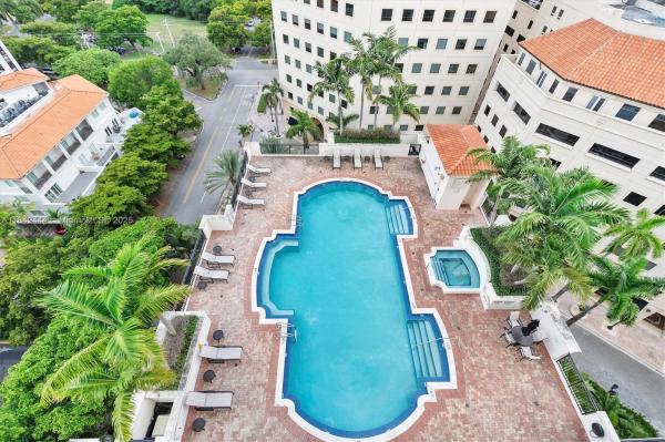 PUERTA DE PALMAS CONDO