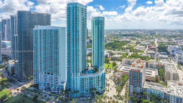 QUANTUM ON THE BAY CONDO