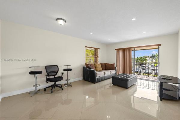 KENDALLWOOD VILLAS CONDO