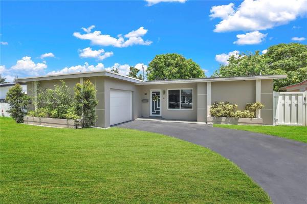 SUNRISE GOLF VILLAGE SEC