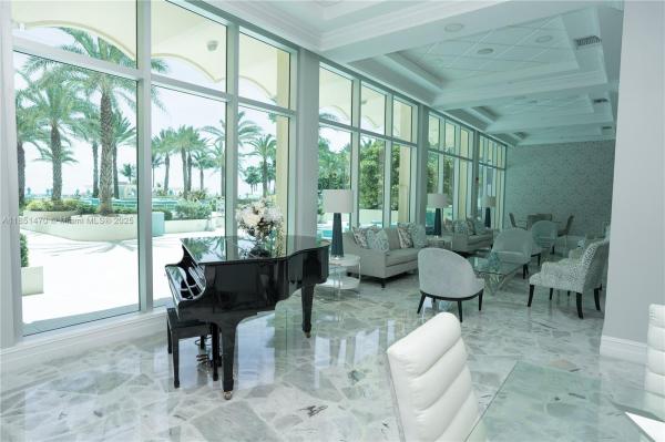 2501 S OCEAN DR #417, HOLLYWOOD, FL 33019