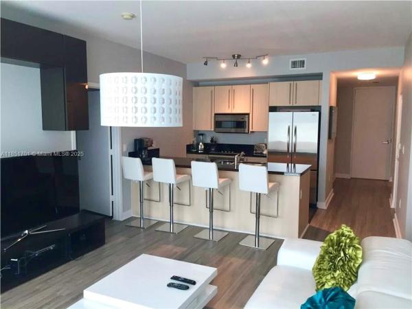 THE AXIS ON BRICKELL II C