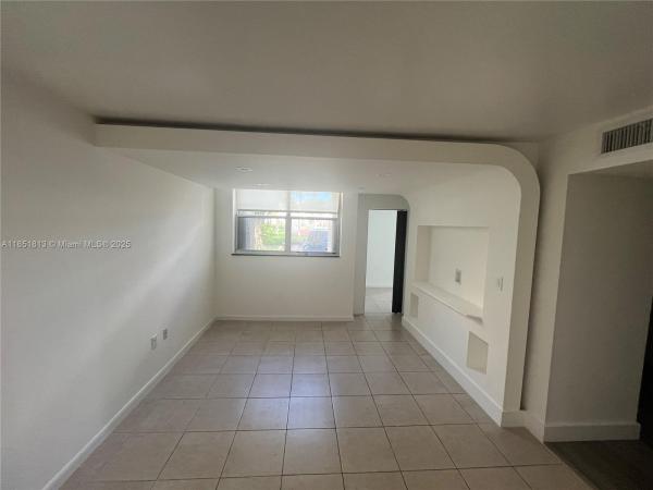 VERSAILLE GARDENS I CONDO