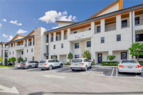 HIGHLAND AT PARK CENTRAL