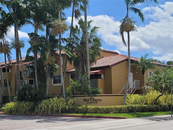 THE COURTS AT KENDALL CON