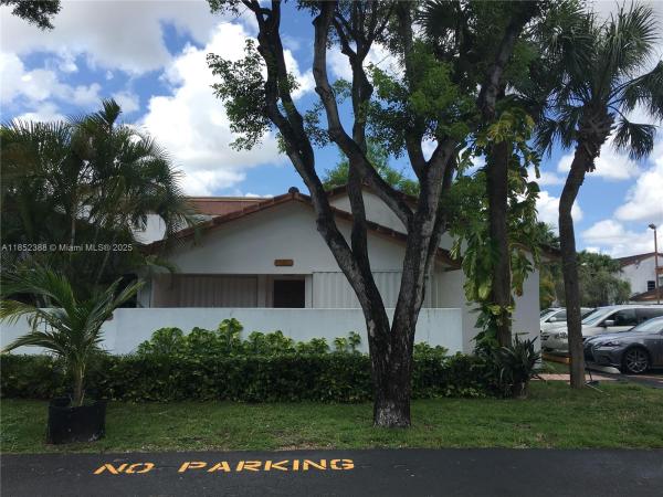 HIGHLANDS AT KENDALL LKS