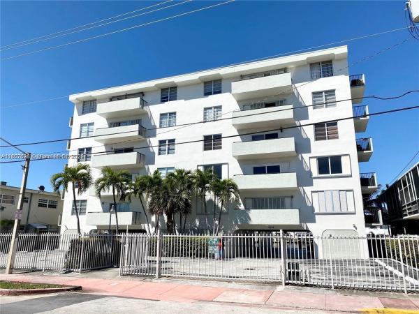 CREEK TOWERS & YACHT CLUB