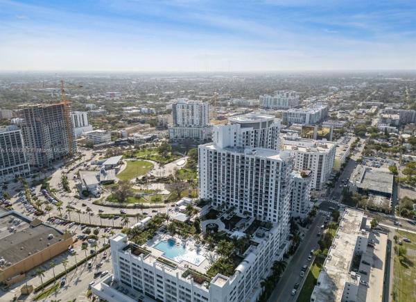 CIRC RESIDENCES CONDO