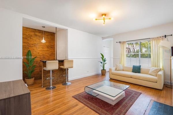 ST JAMES ON THE BEACH COND