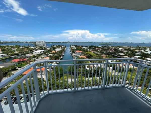 BAYVIEW TOWERS CONDO SOUT