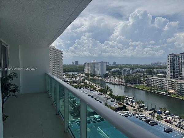 100 BAYVIEW DR #1530, SUNNY ISLES BEACH, FL 33160