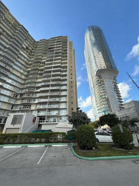 BRICKELL TOWNHOUSE CONDO