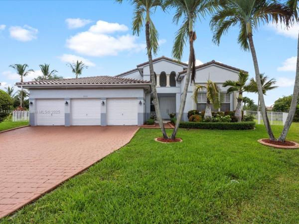 POD 4 AT MONARCH LAKES